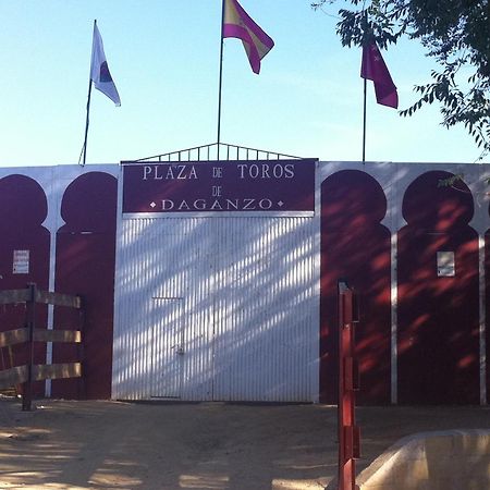 Hostal Cervantes Daganzo De Arriba Bagian luar foto