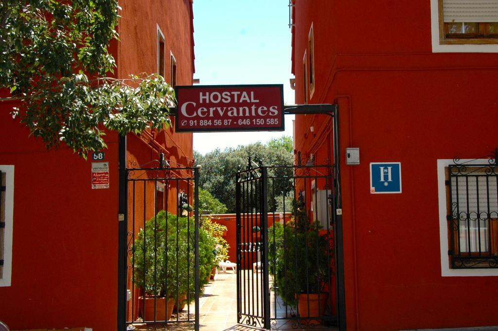 Hostal Cervantes Daganzo De Arriba Bagian luar foto