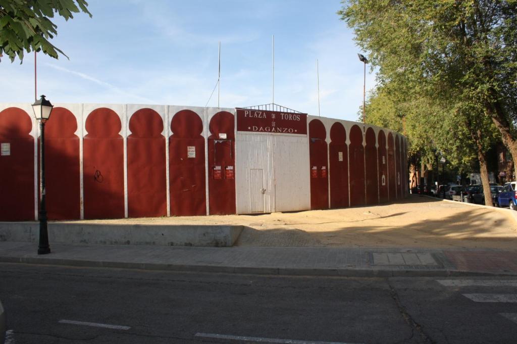 Hostal Cervantes Daganzo De Arriba Bagian luar foto